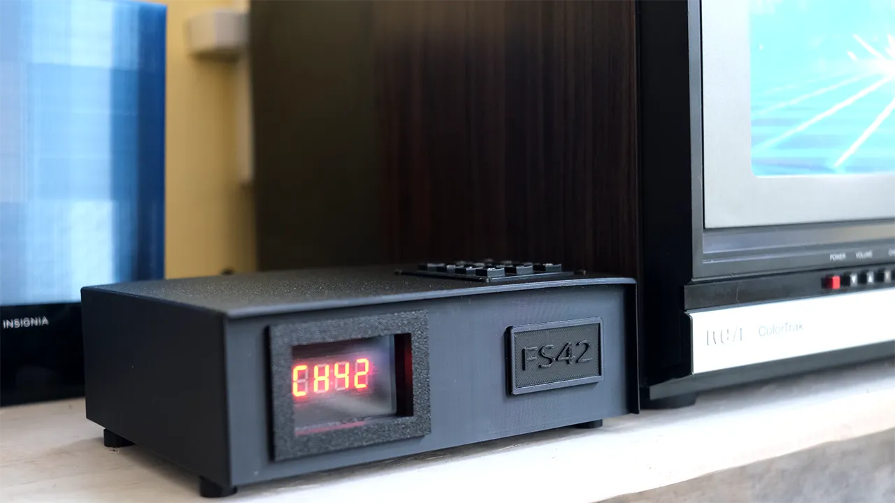 Revivre les années 90 grâce à une télé câblée simulée à la perfection