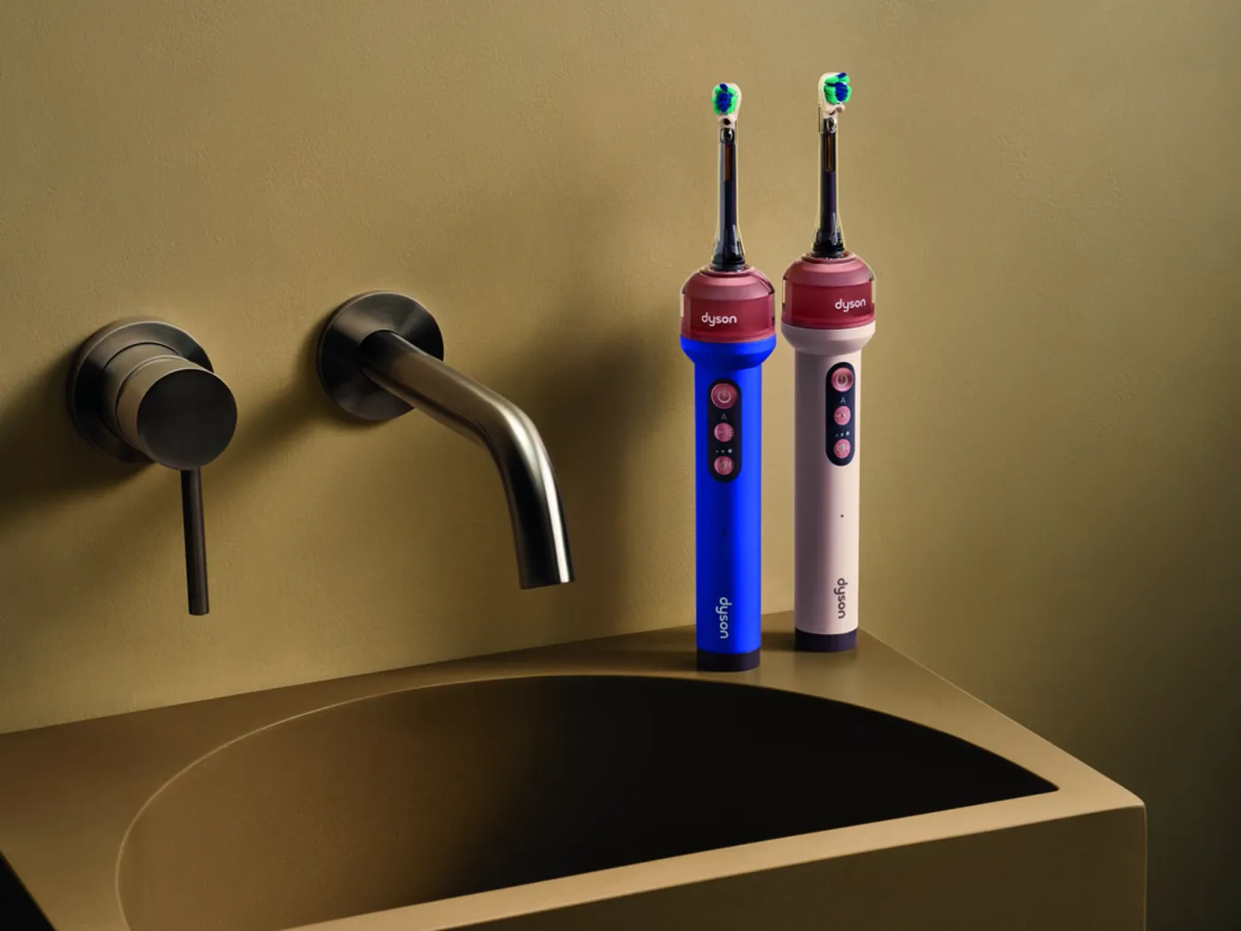 Dyson lance une brosse à dents avec caméra et jet de précision