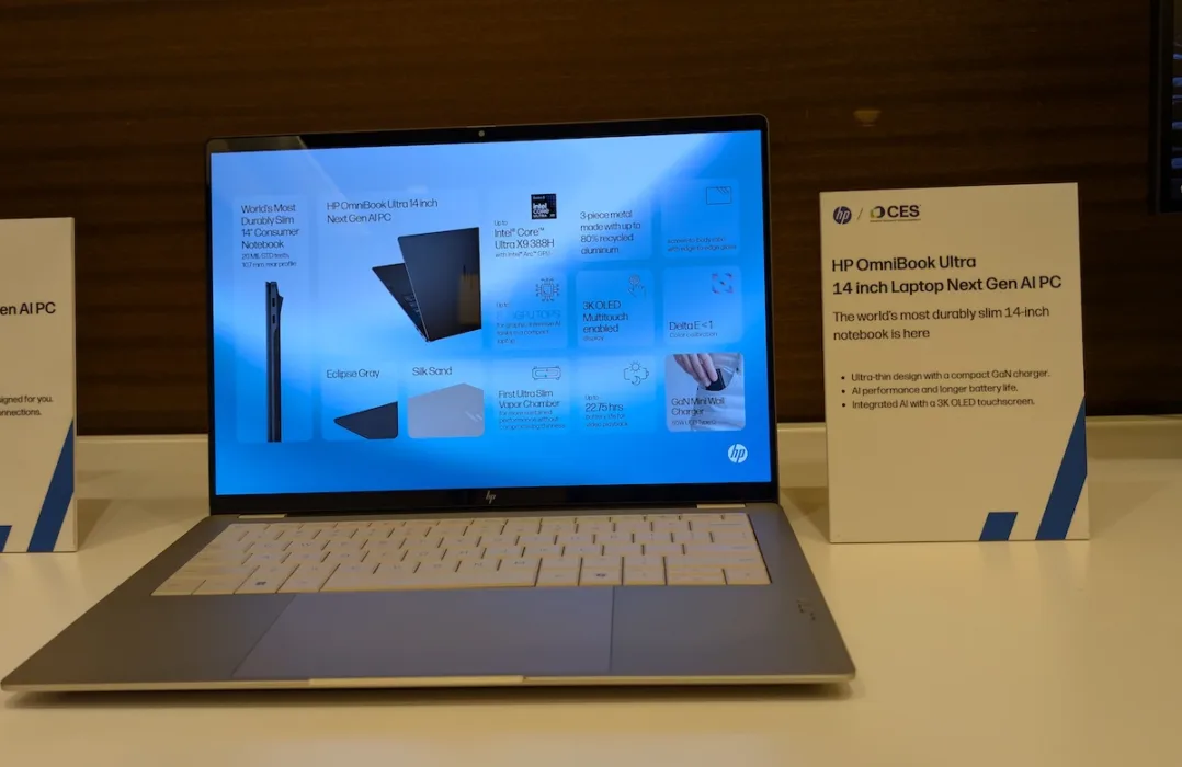 HP OmniBook Ultra 14, un ordinateur portable de nouvelle génération misant sur un format mince, un écran OLED et l’intégration de fonctions d’intelligence artificielle. Photo : Steeve Fortin